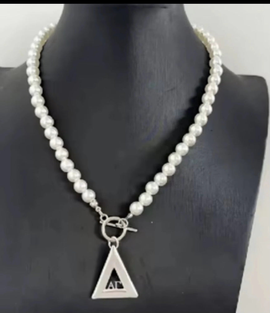 DST AΓ Pearl Necklace